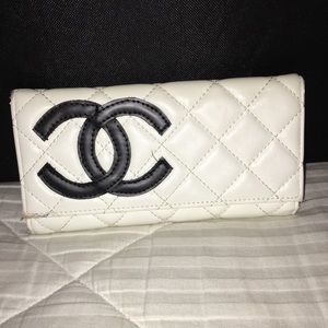 White Wallet